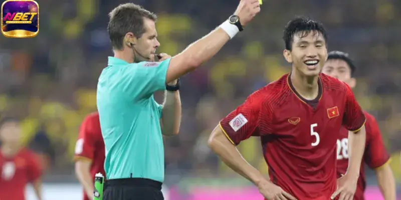 Kèo Thẻ Vàng Là Gì? Giải Mã Và Bí Quyết Soi Kèo Chuẩn 5 Nắm rõ trọng tài trong trận đấu